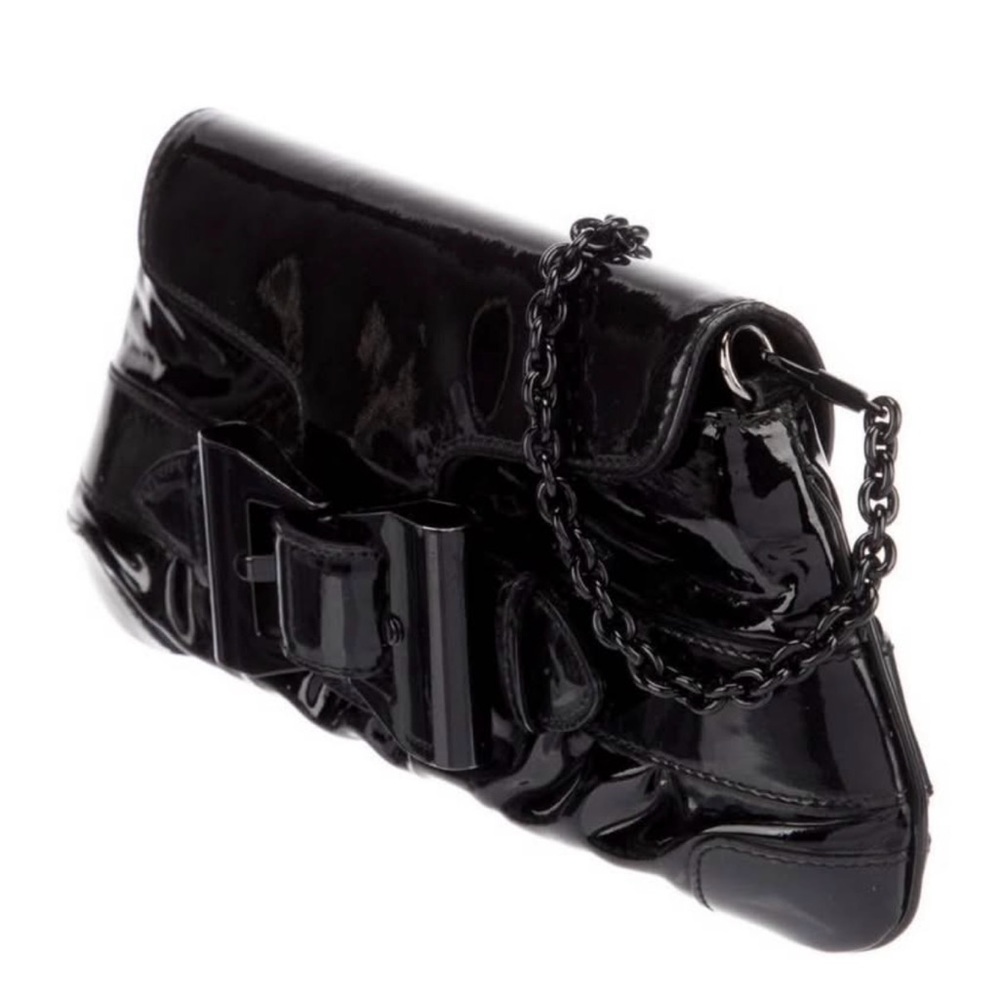 Gucci Patent Leather Bow Clutch with Chain - Picture 3 of 5